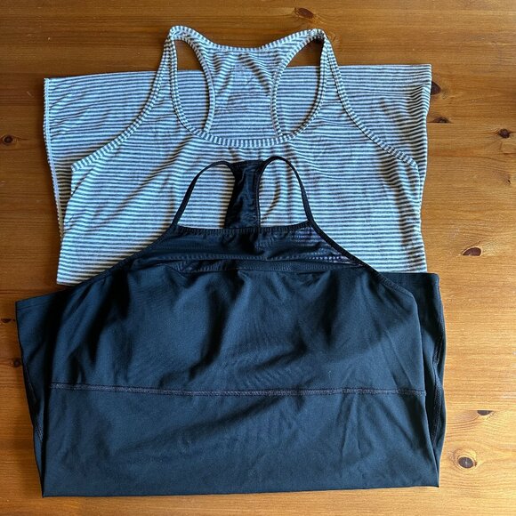 EUC Gap Breathe Two Tanks Grey/White Stripe & Solid Black in Women's Large - Picture 1 of 11